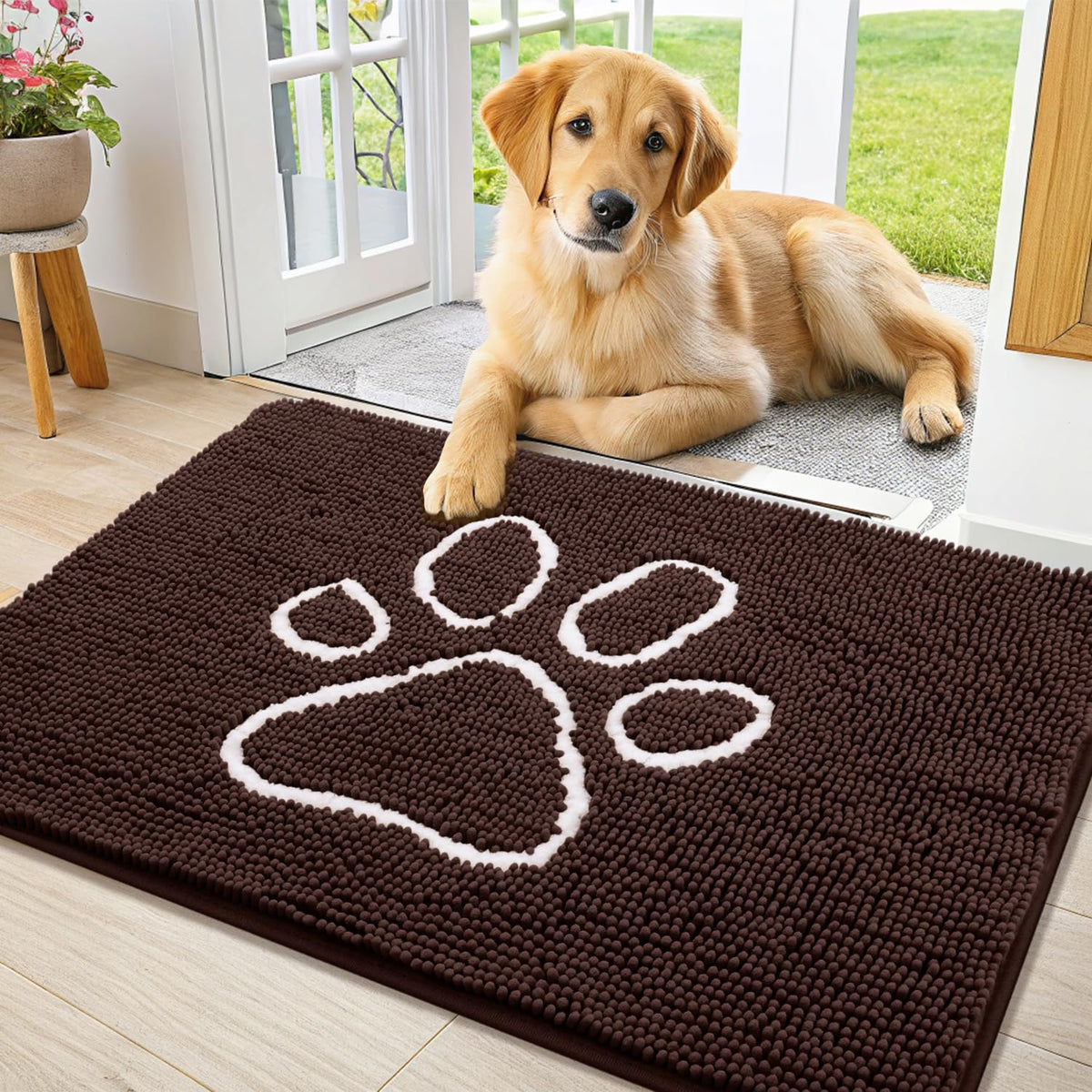 Smiry Rug in 34"X21", Brown and White