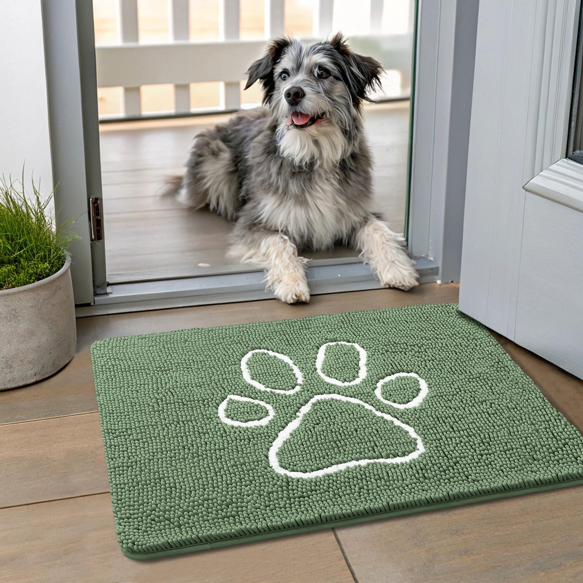 Smiry Rug in 24"X16", Olive Green and White