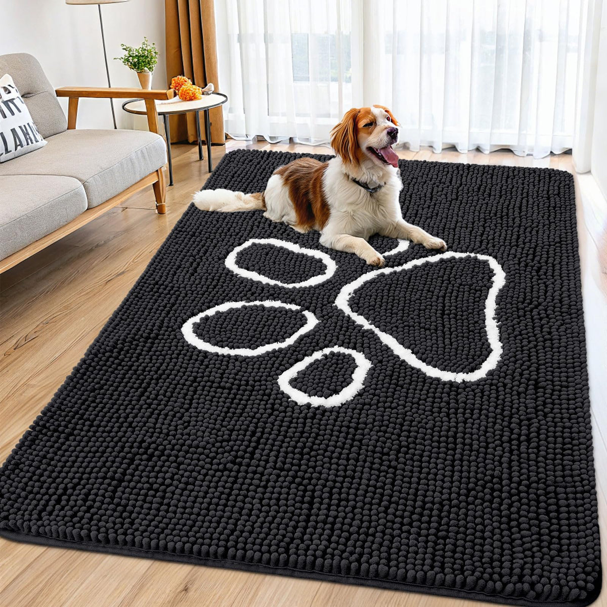 Smiry Rug in 70"X32", Black and White