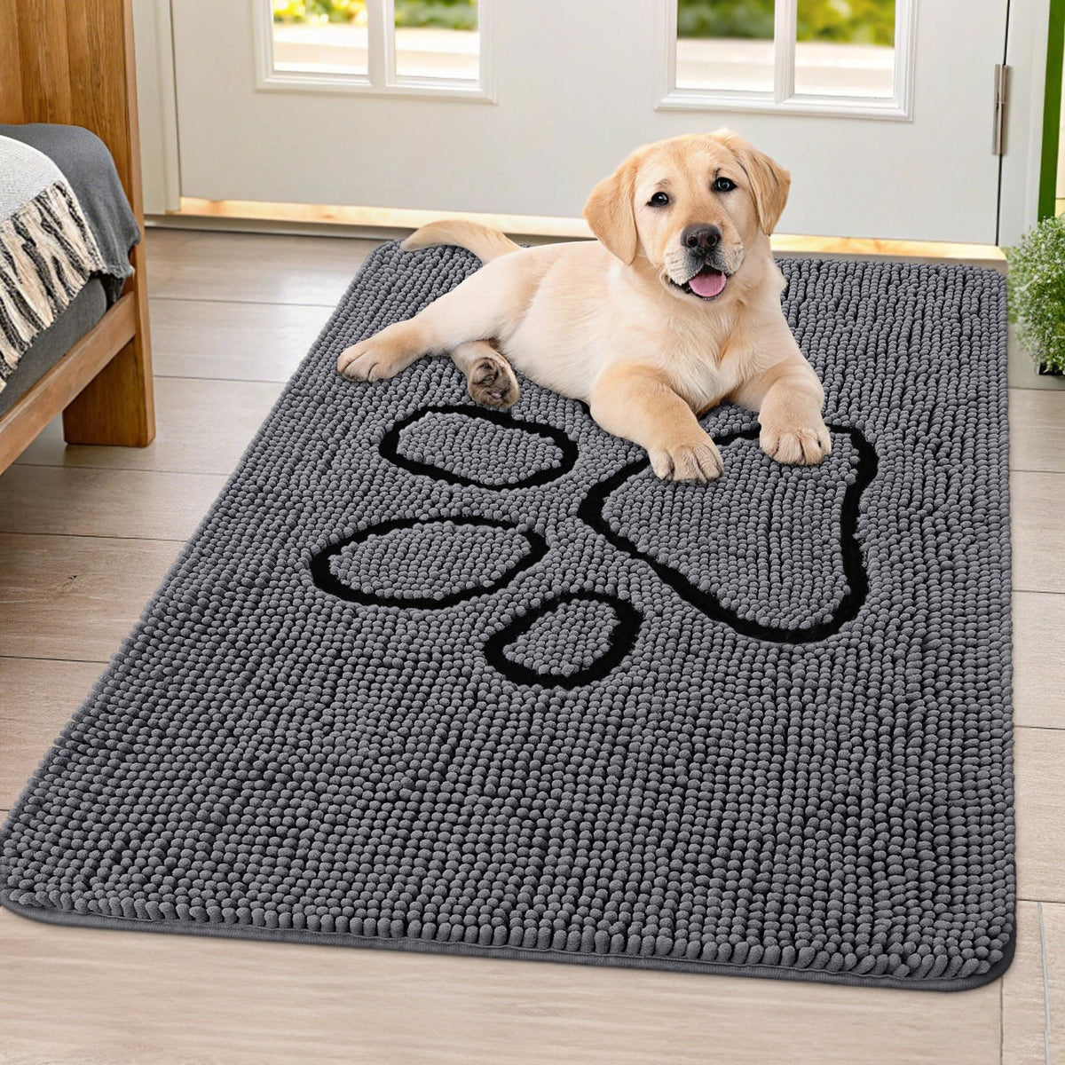 Smiry Rug in 40"X32", Dark Grey and Black