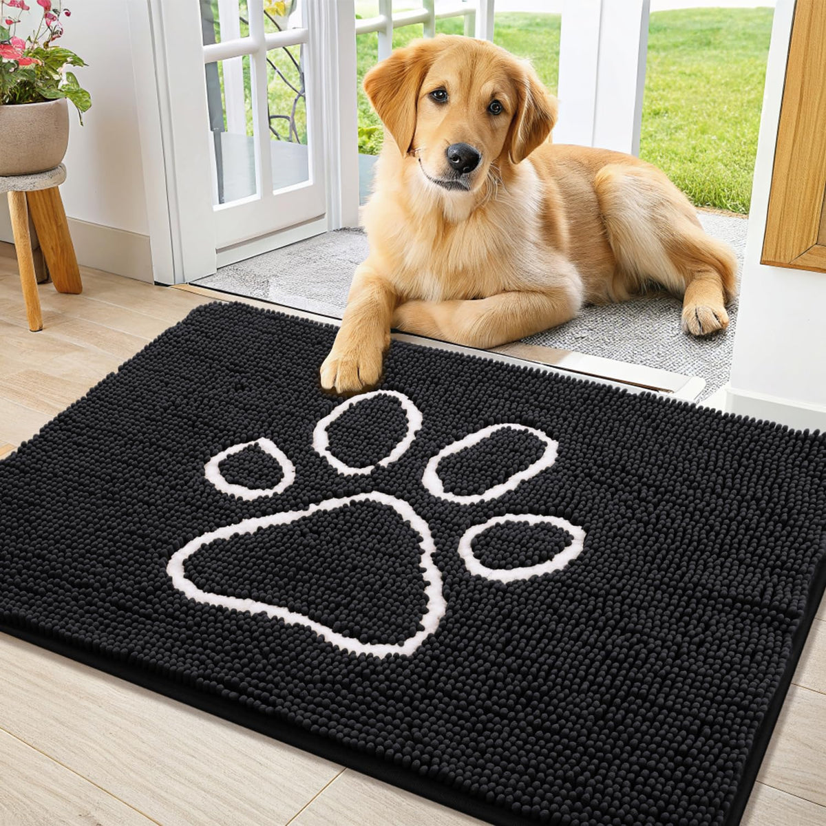Smiry Rug in 34"X21", Black and White