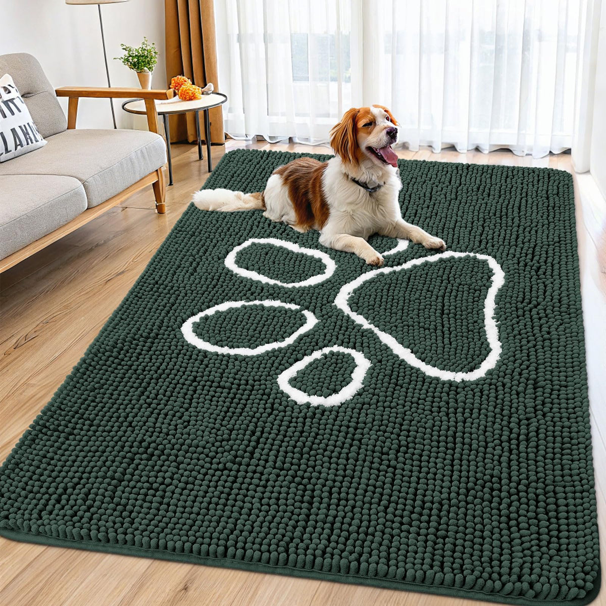 Smiry Rug in 71"X46", Green and White