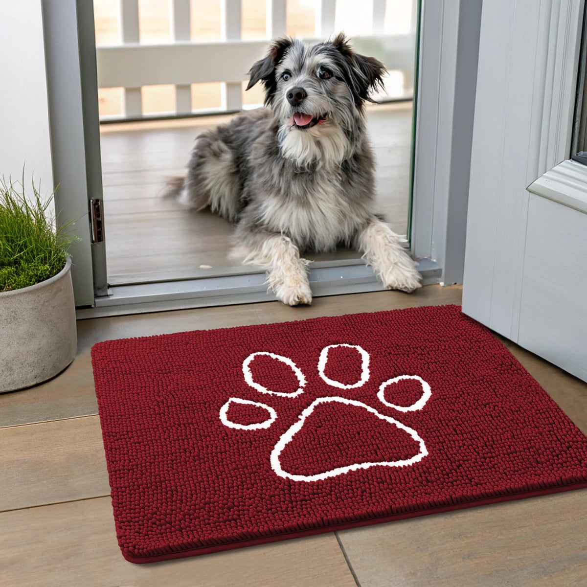 Smiry Rug in 24"X16", Red and White