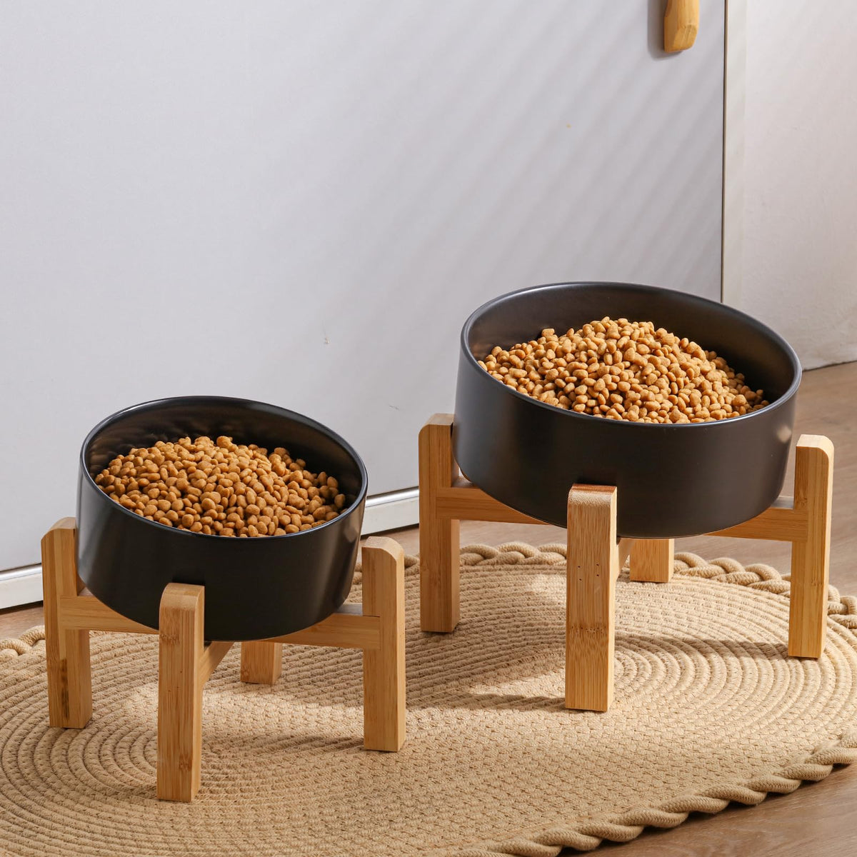 DJJJOOYS Pet Feeder in Slanted Small Dog Bowl, Black
