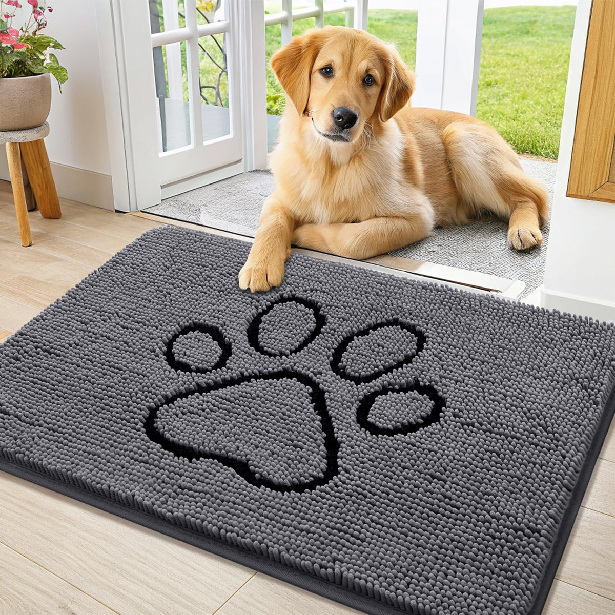 Smiry Rug in 36"X24", Dark Grey and Black
