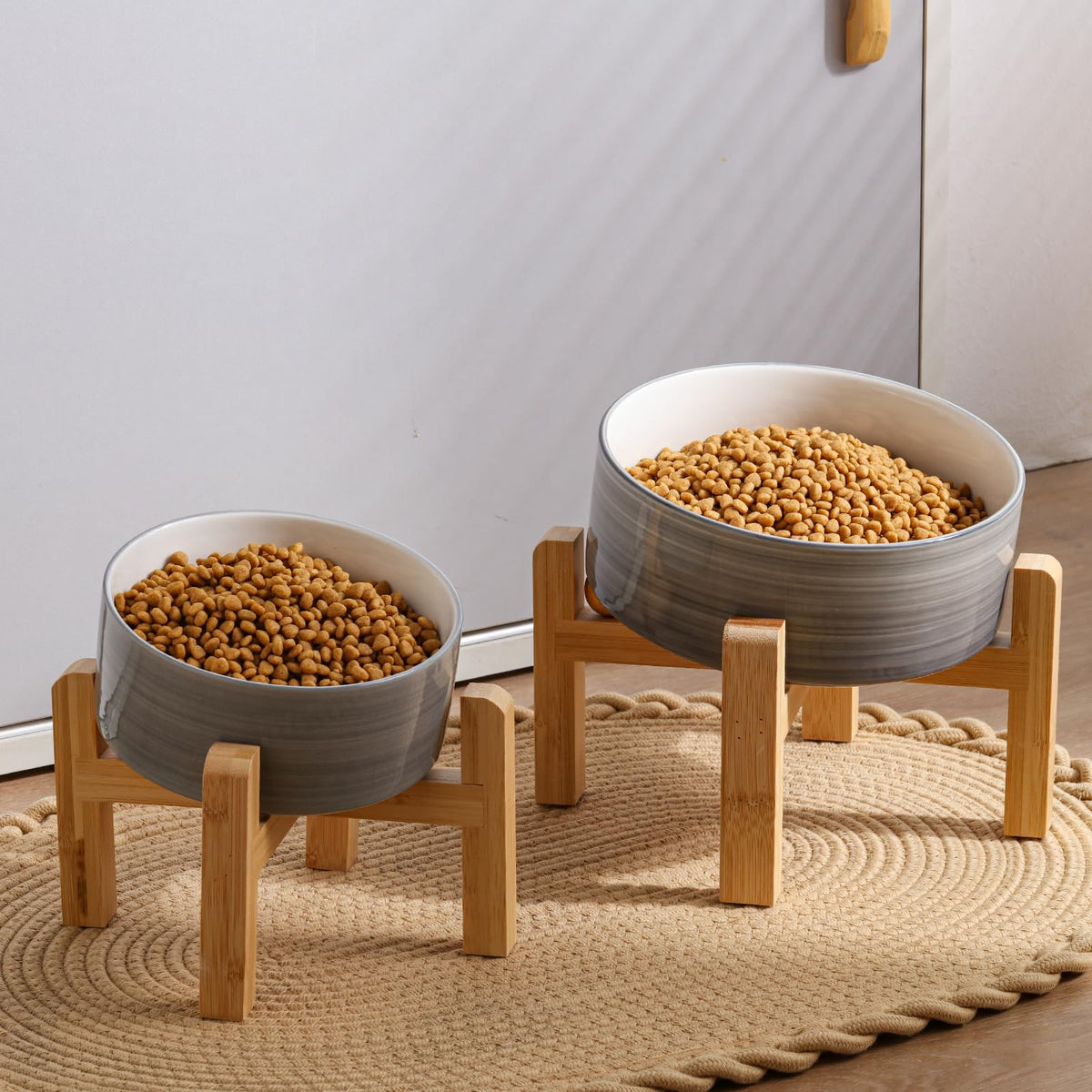 DJJJOOYS Pet Feeder in Slanted Small Dog Bowl, Grey White