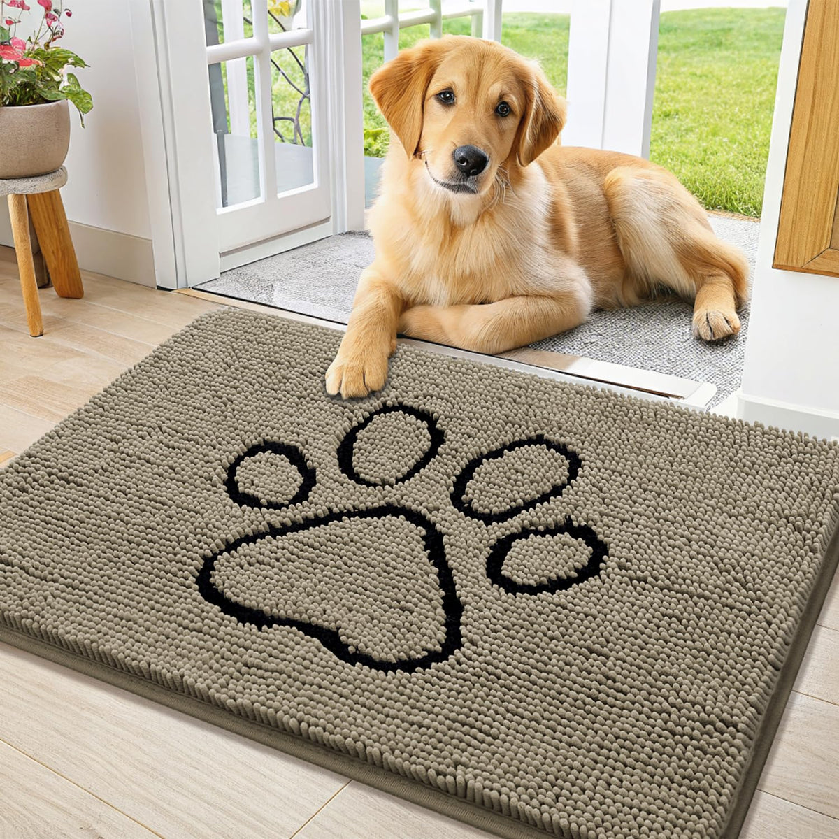 Smiry Rug in 36"X24", Warm Taupe and Black
