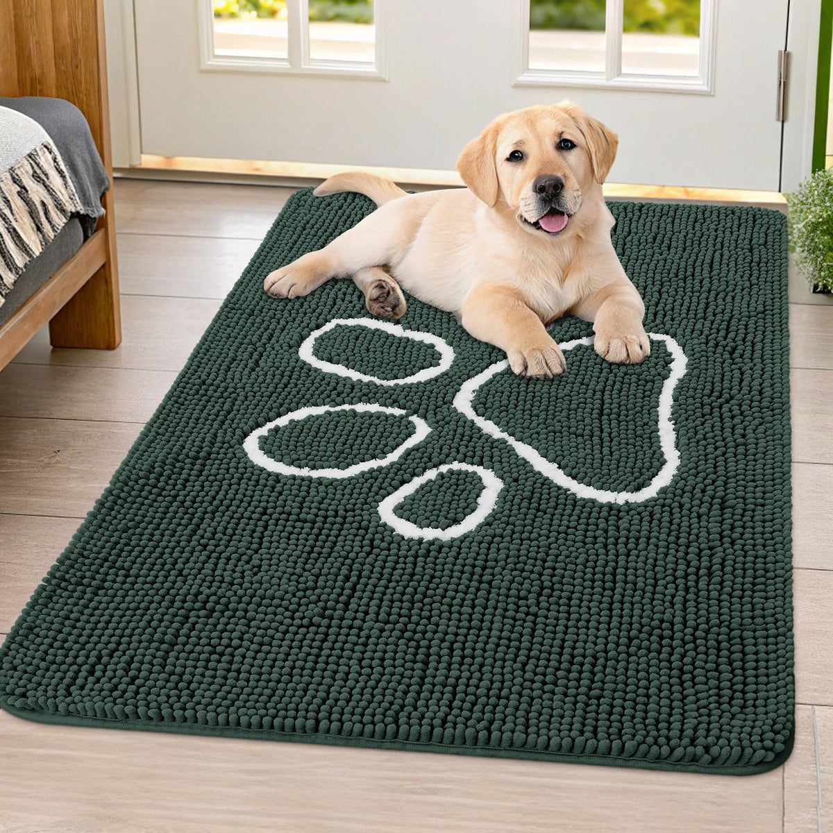 Smiry Rug in 40"X32", Green and White