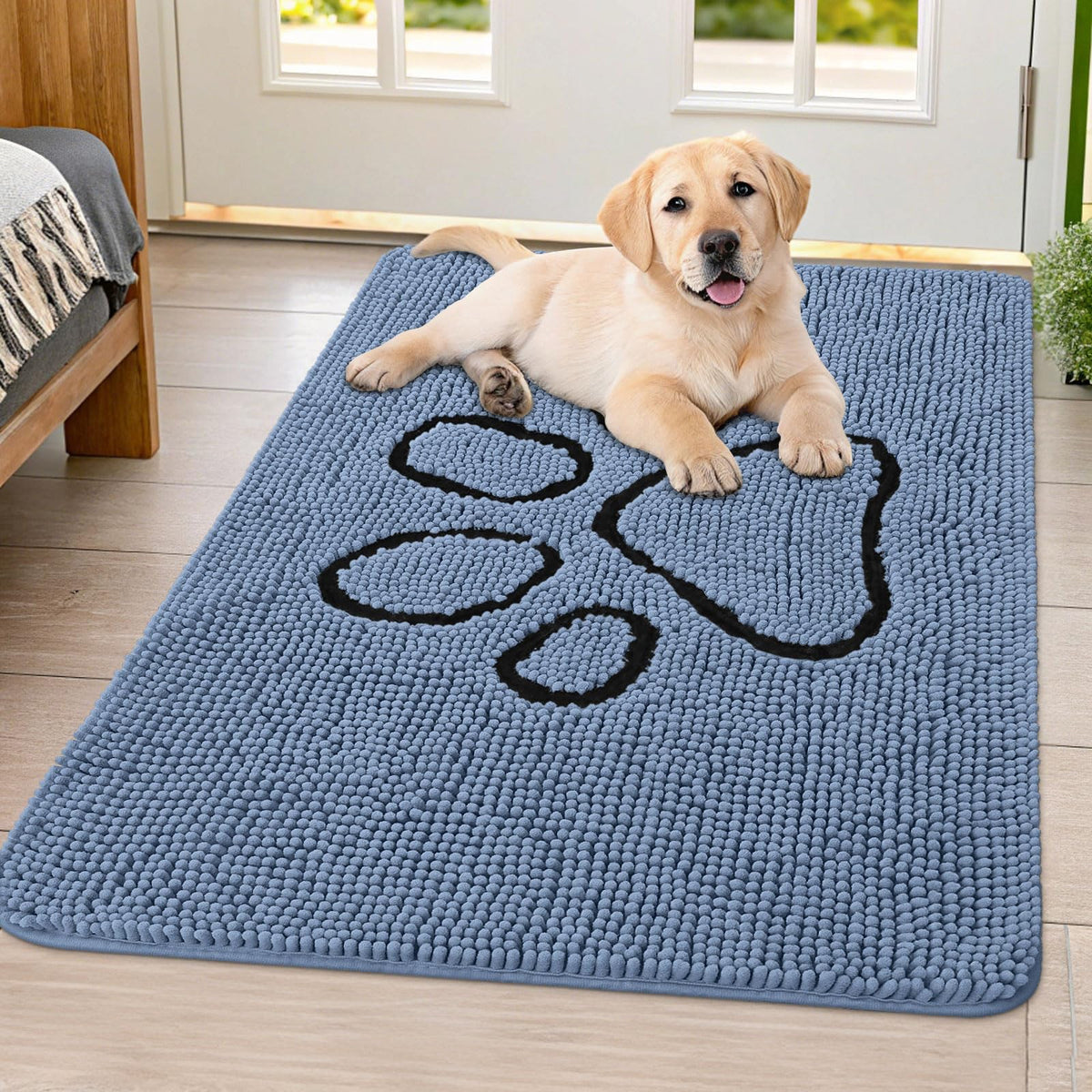 Smiry Rug in 40"X32", Airy Blue and Black