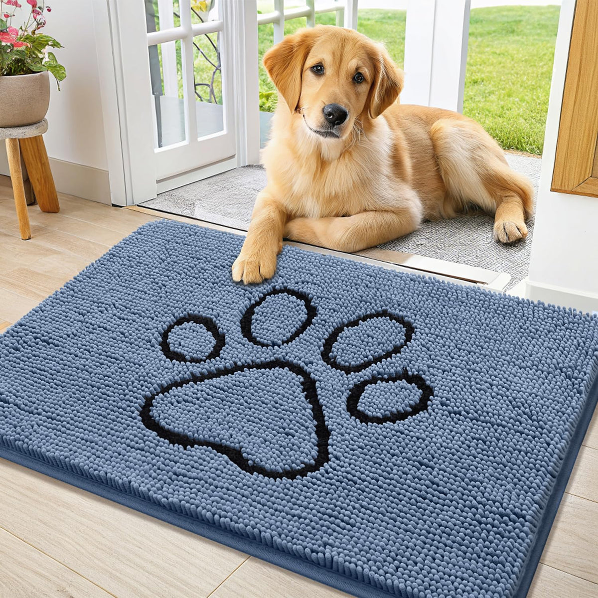 Smiry Rug in 36"X24", Airy Blue and Black