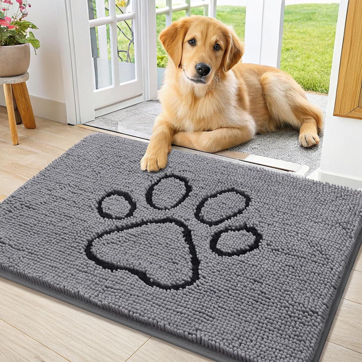 Smiry Rug in 34"X21", Grey and Black
